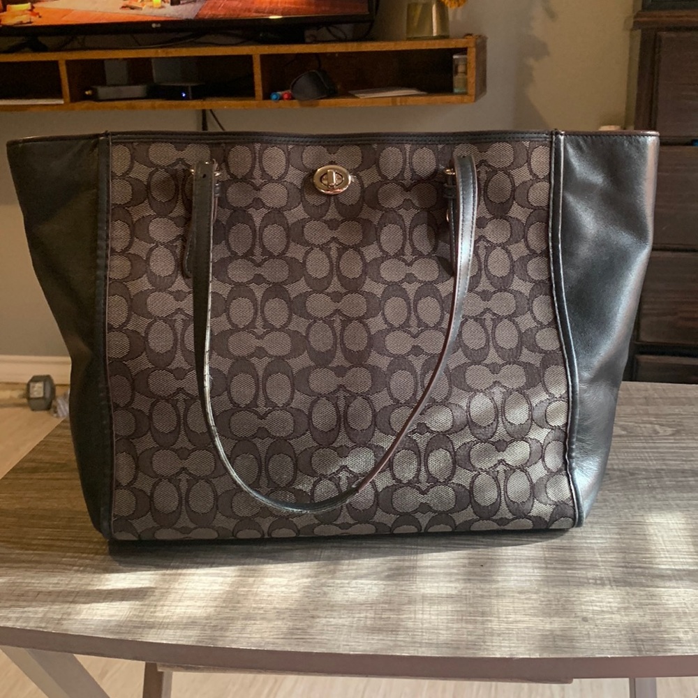 Large Coach Tote Shoulder Bag